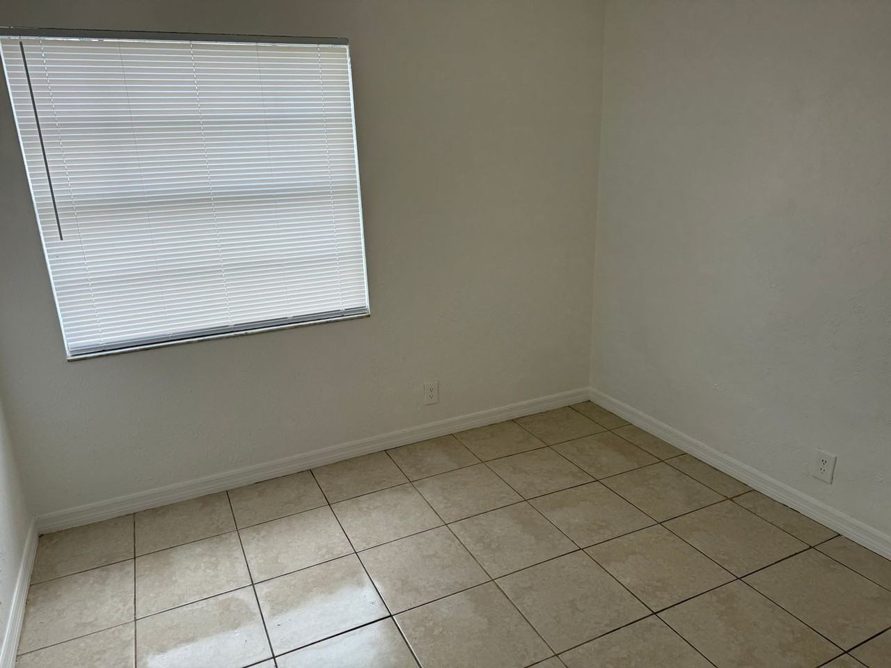 3214 Darlington Dr - Photo 3 of 5