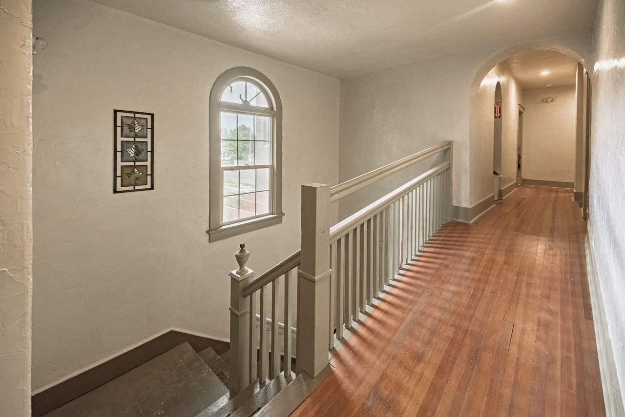 1000 Carteret Ave - Photo 2 of 43