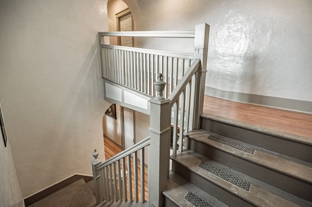 1000 Carteret Ave - Photo 4 of 43
