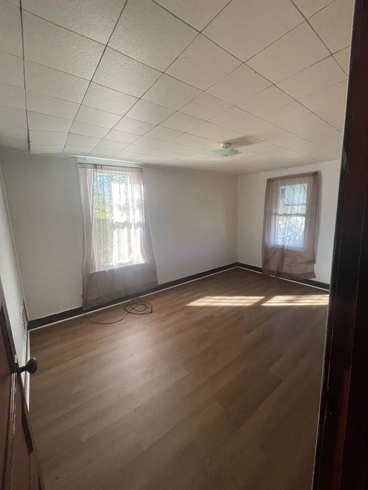 27 Ridge Ave - Photo 2 of 7
