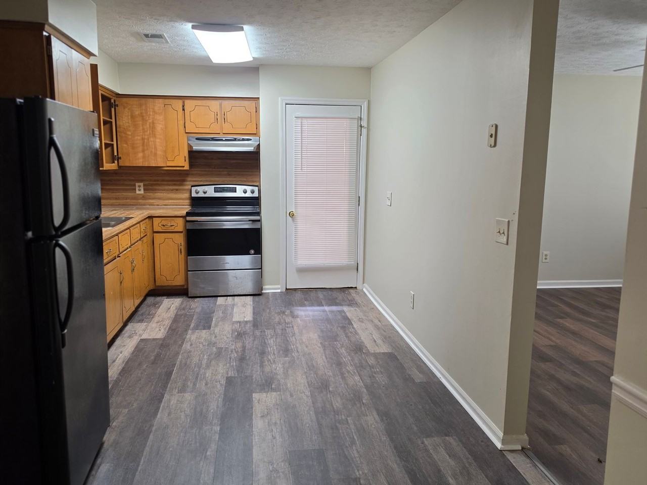 4908 Gardiner Dr - Photo 2 of 11