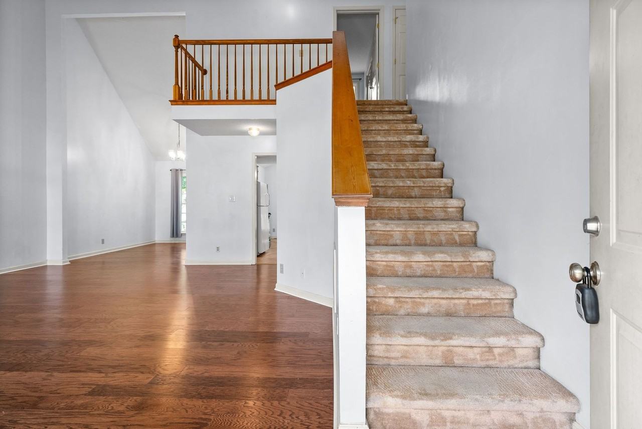 1112 Rosebrook Dr - Photo 4 of 31
