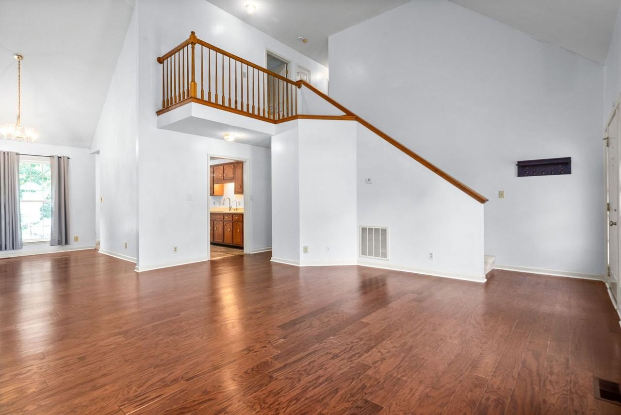 1112 Rosebrook Dr - Photo 5 of 31