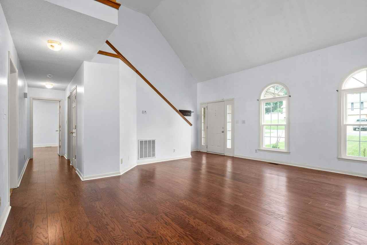 1112 Rosebrook Dr - Photo 6 of 31