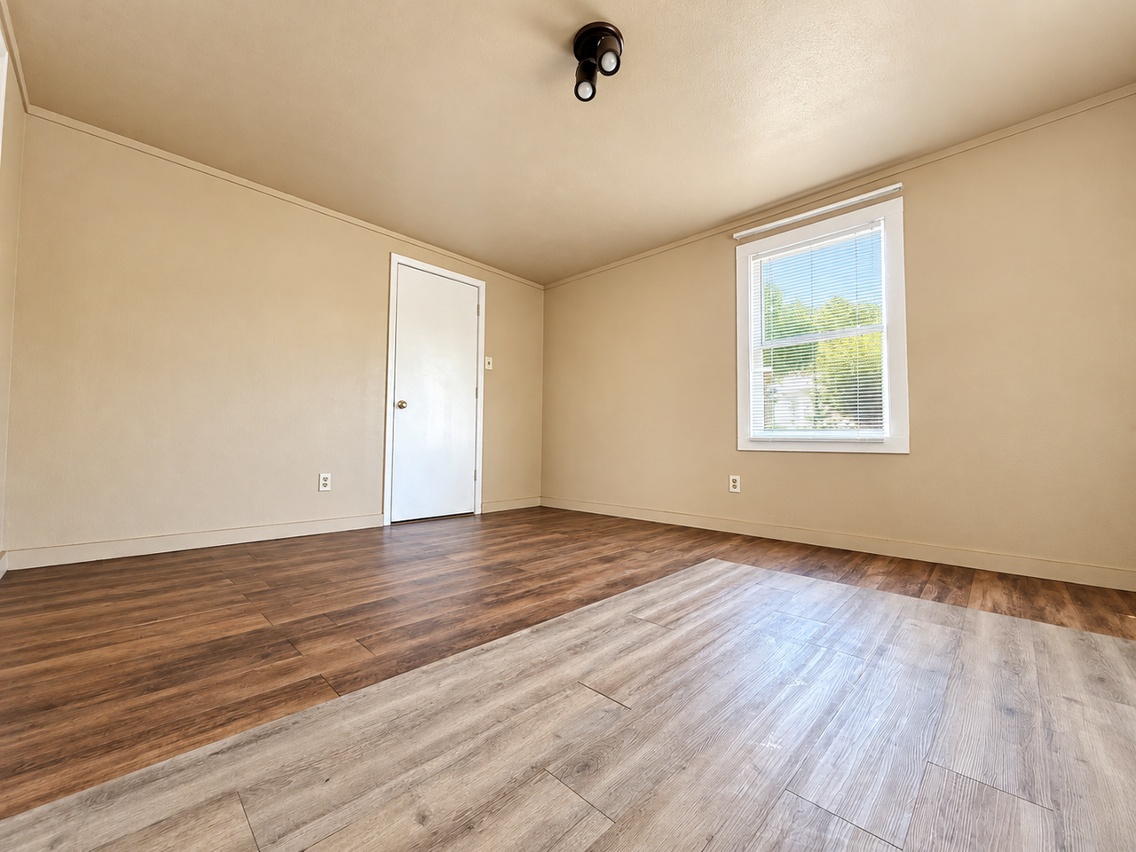158 Kennedy St - Photo 4 of 7