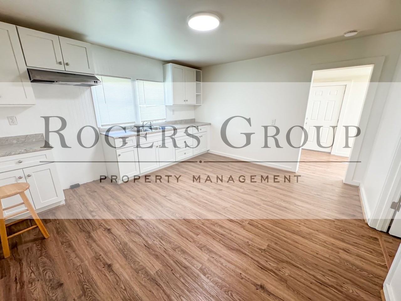1246 Hight St - Photo 2 of 9