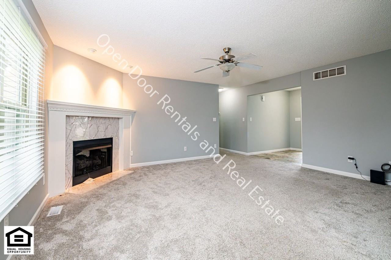 5021 Clovedale Dr - Photo 4 of 28