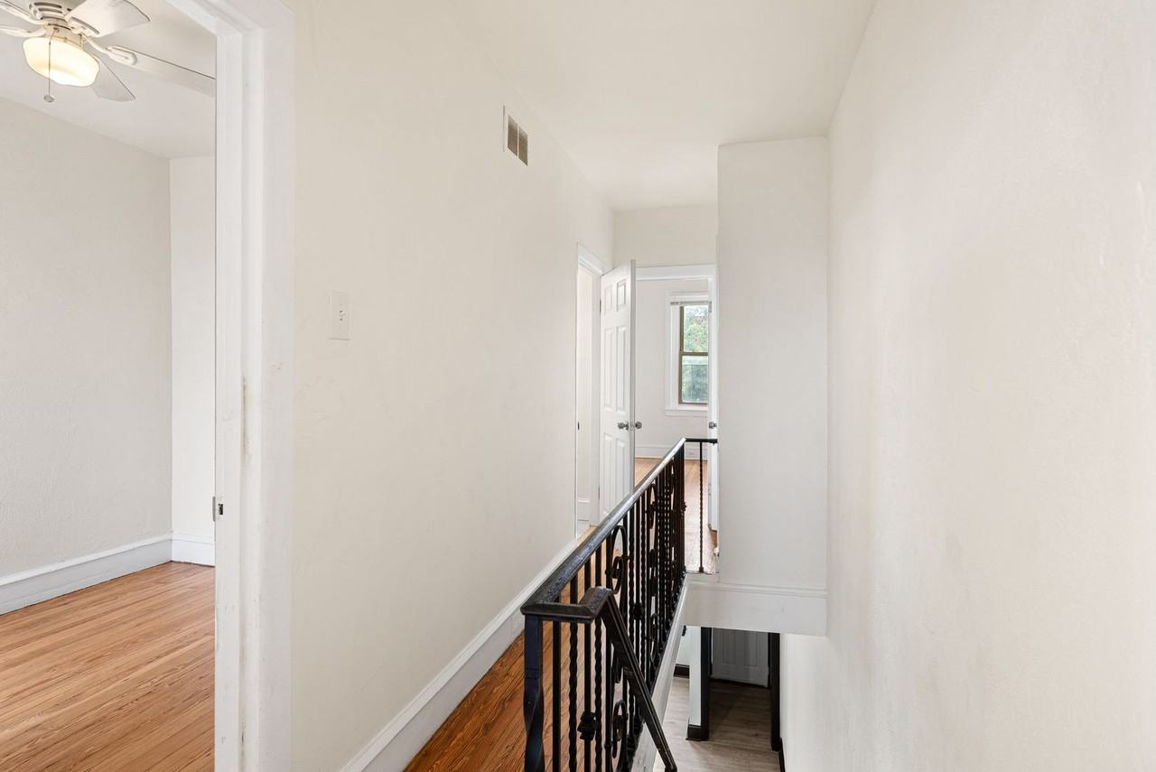 3044 Almond St - Photo 6 of 15