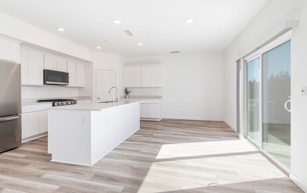 6337 W Austin Way - Photo 5 of 31