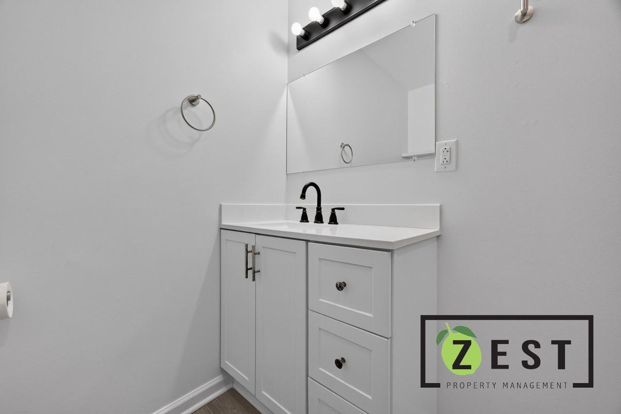 256 N Walnut St - Photo 7 of 20