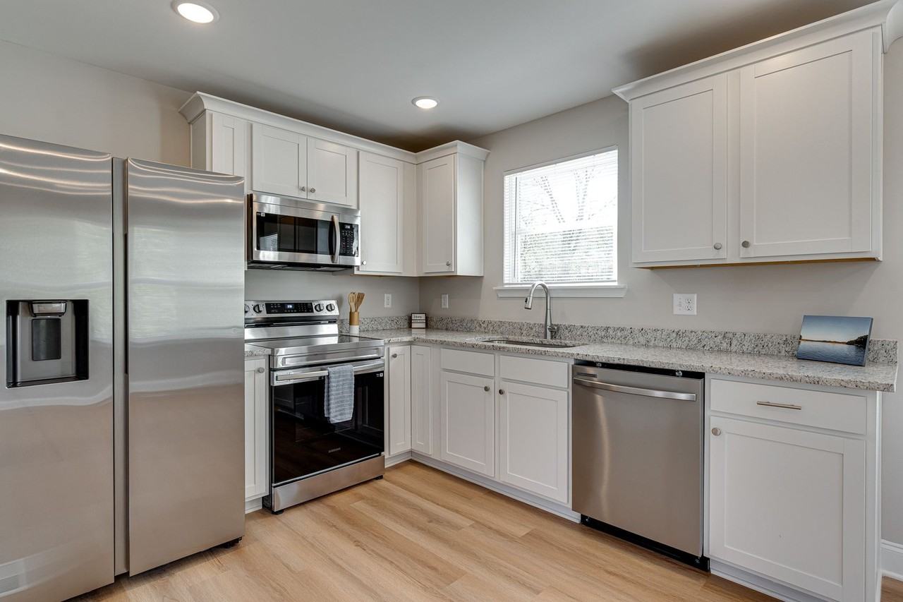 3917 Birmingham Dr #A - Photo 2 of 18