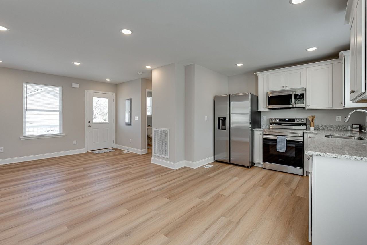 3917 Birmingham Dr #A - Photo 4 of 18