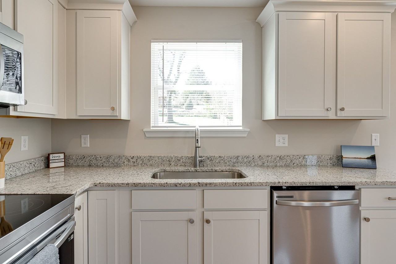 3917 Birmingham Dr #A - Photo 5 of 18