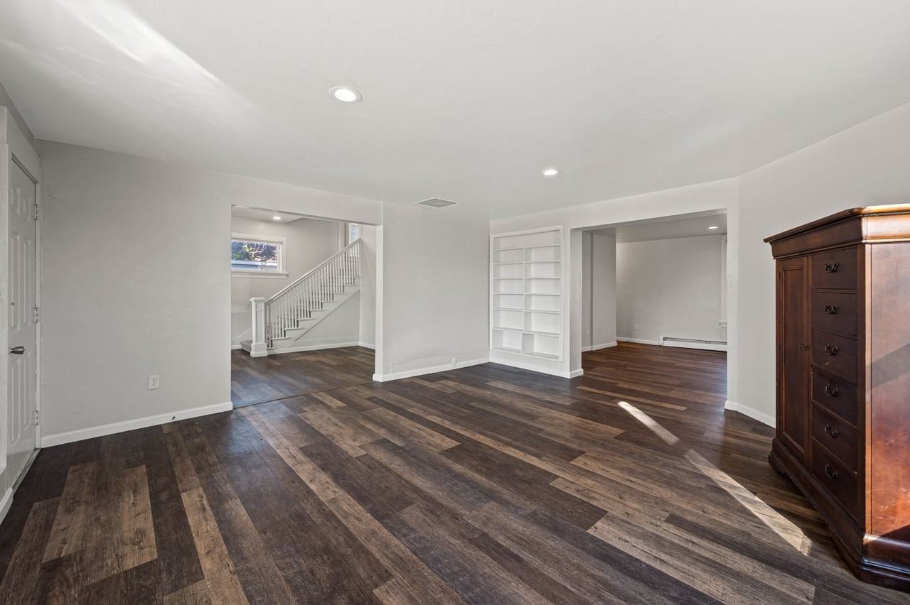 2336 Elm Ave - Photo 6 of 48