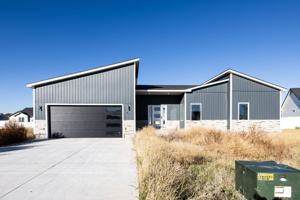 featured image of 41 N Pepperwood