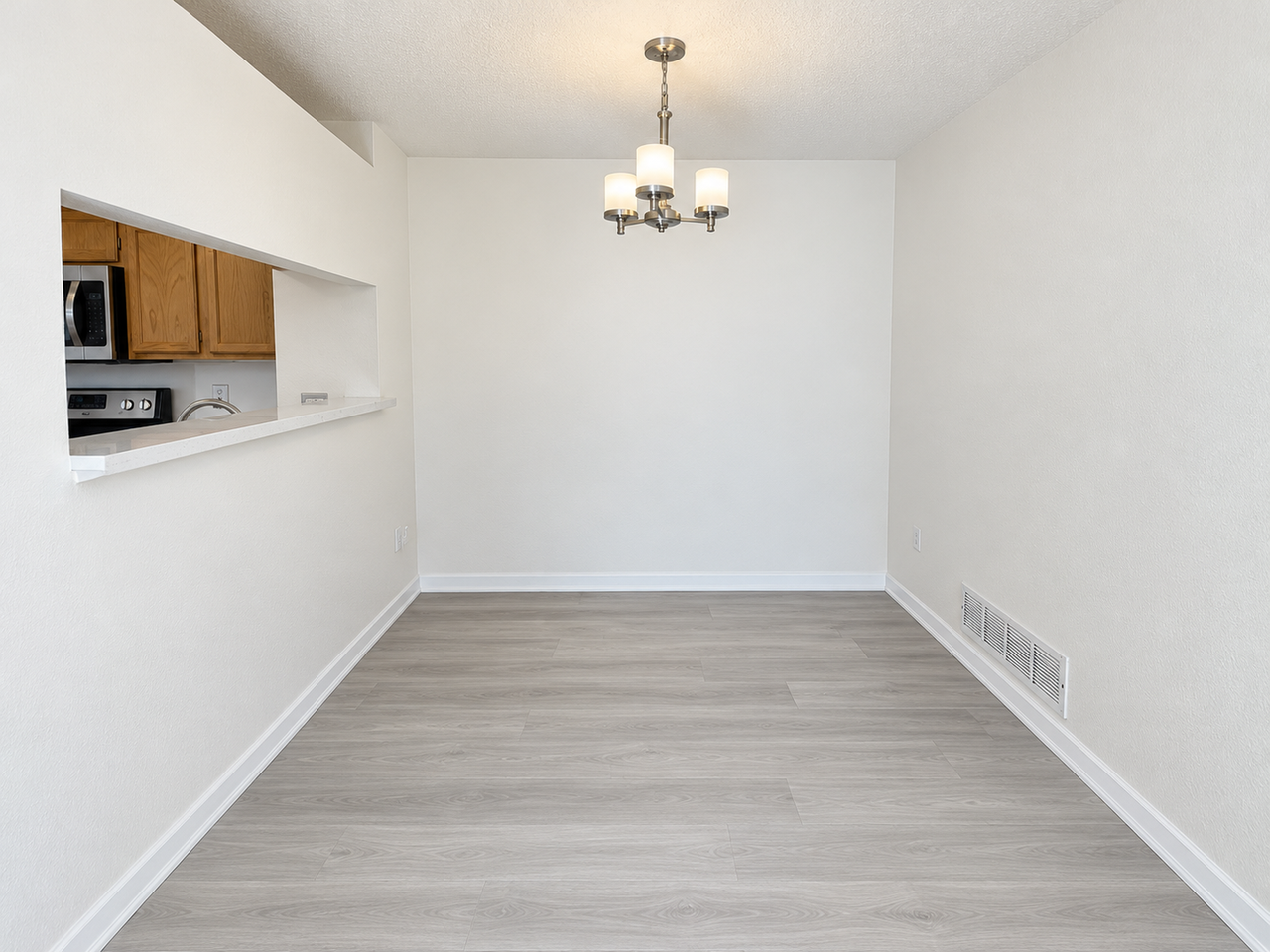 1248 James Cir - Photo 3 of 13