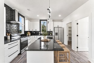 2600 W Bonnie Ln - Photo 1 of 1