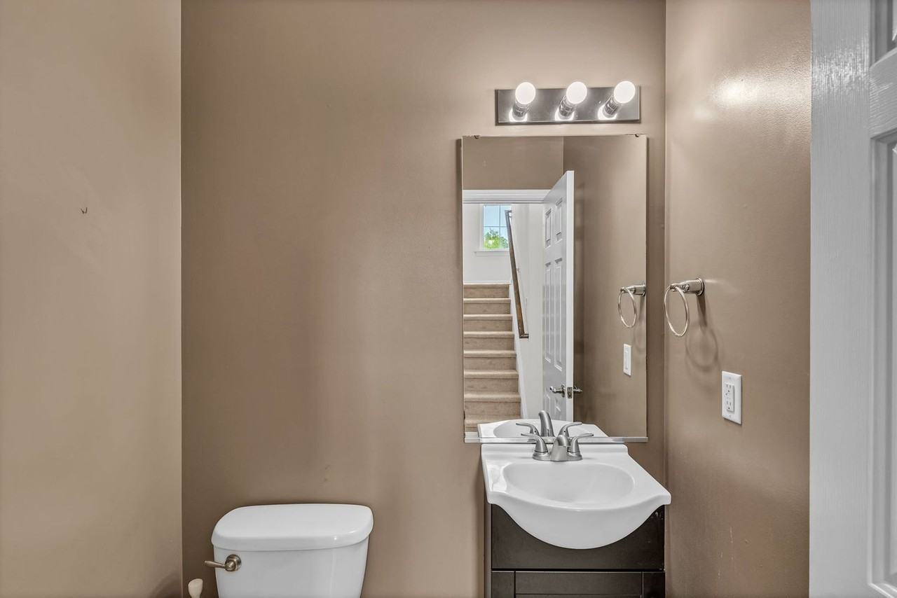 303 Cheeseman Rd - Photo 7 of 50