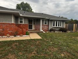 featured image of 146 N Tarabury Ln