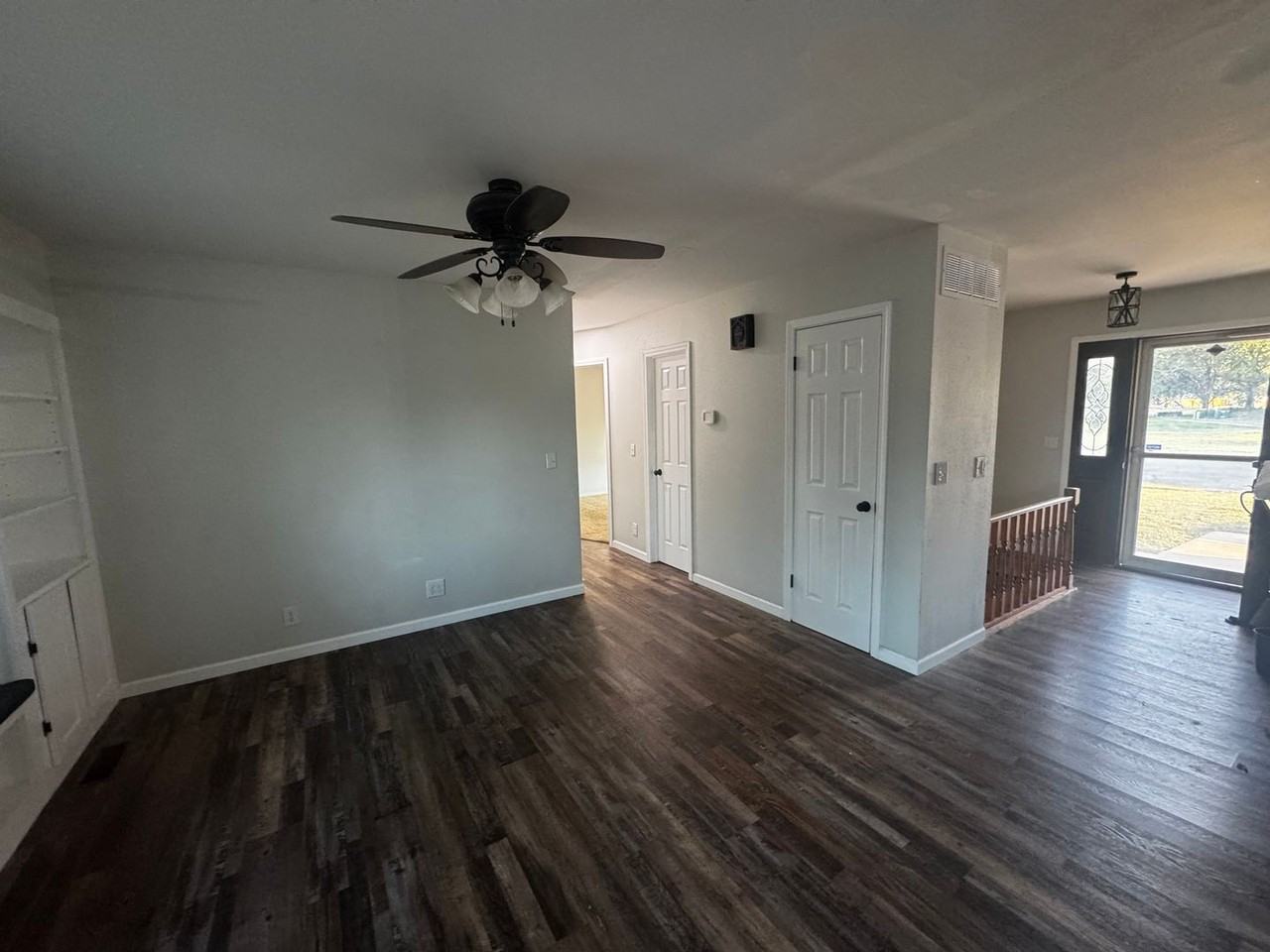 146 N Tarabury Ln - Photo 2 of 32