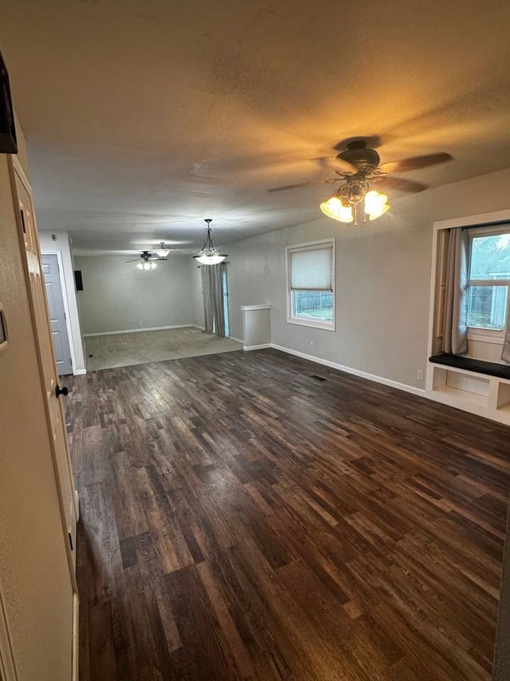 146 N Tarabury Ln - Photo 5 of 32