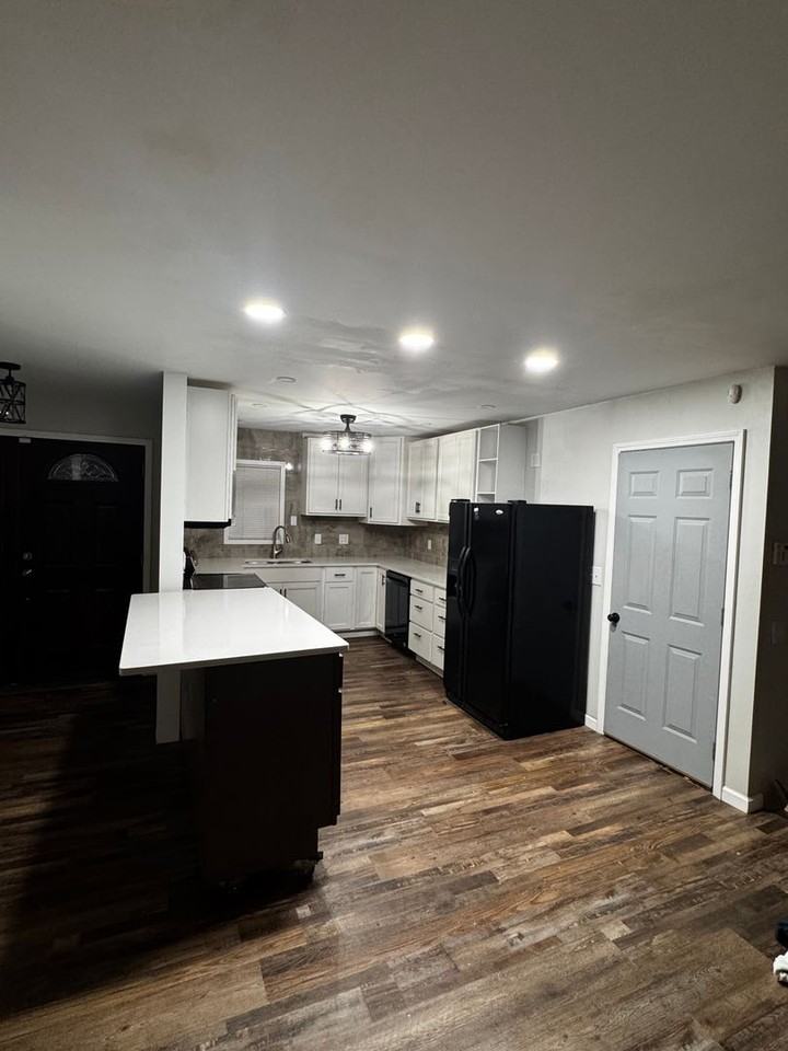 146 N Tarabury Ln - Photo 6 of 32