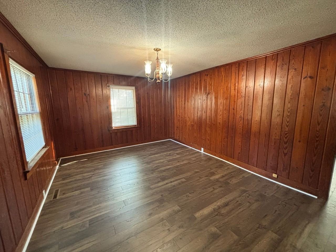 1621 Elijah Loftin Rd - Photo 3 of 11