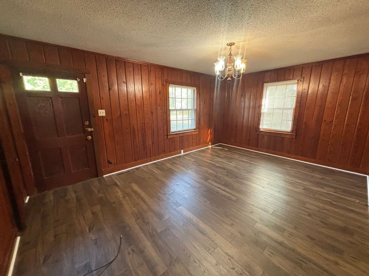 1621 Elijah Loftin Rd - Photo 4 of 11