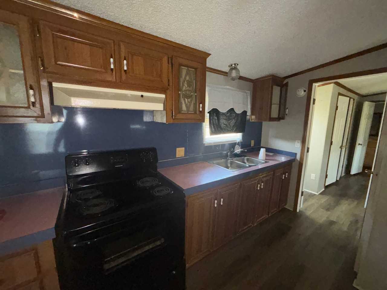 1435 Village Creek Dr - Photo 5 of 11