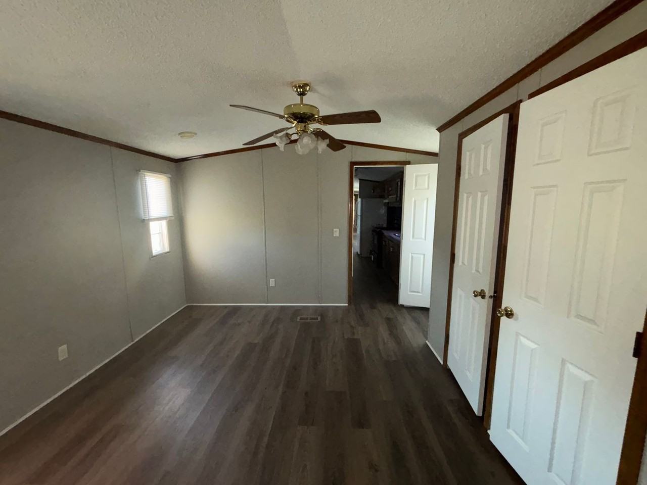 1435 Village Creek Dr - Photo 7 of 11