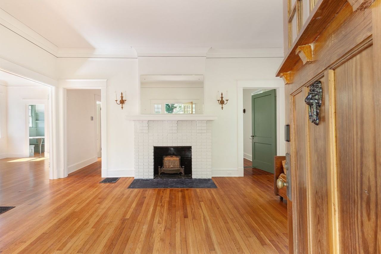 535 Elmwood Dr Ne ##Ne - Photo 3 of 43