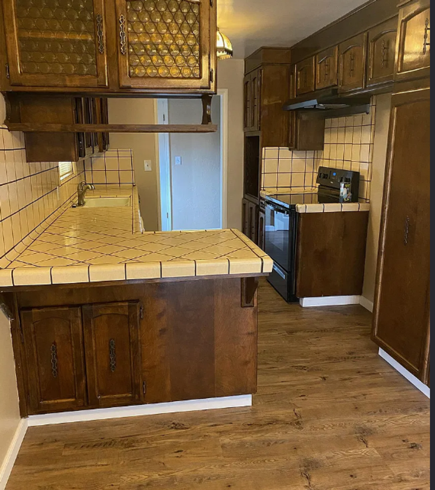 615 Sierra St - Photo 2 of 9