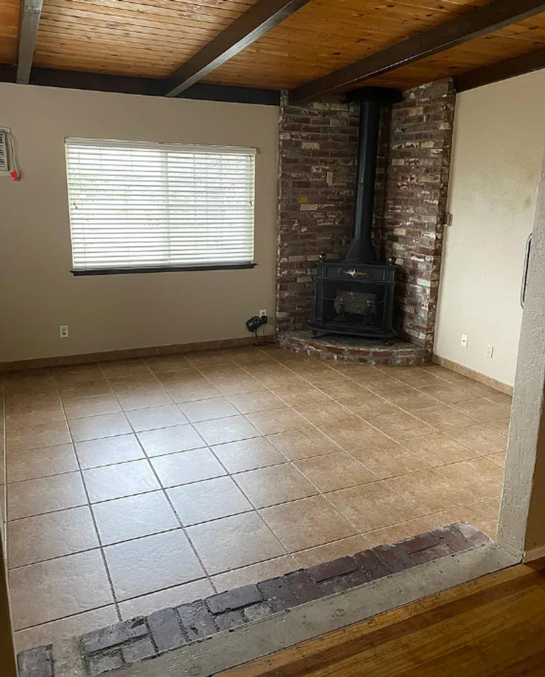 615 Sierra St - Photo 5 of 9