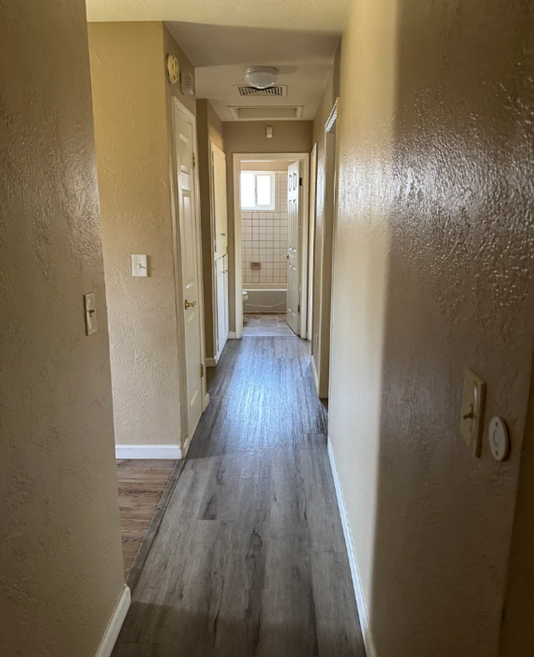615 Sierra St - Photo 7 of 9