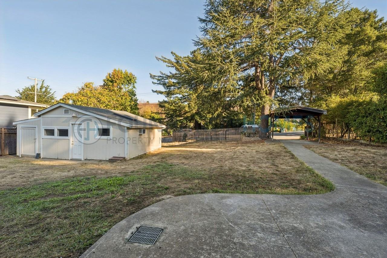 51 Plaza Dr - Photo 2 of 26