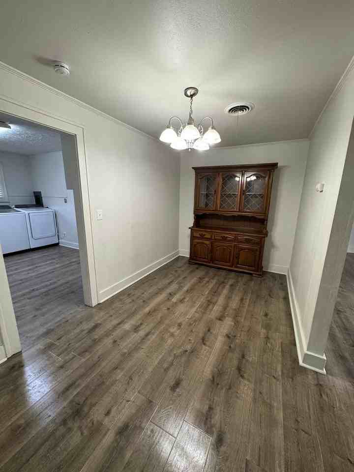1401 S Ong St - Photo 3 of 14