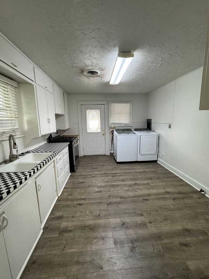 1401 S Ong St - Photo 4 of 14
