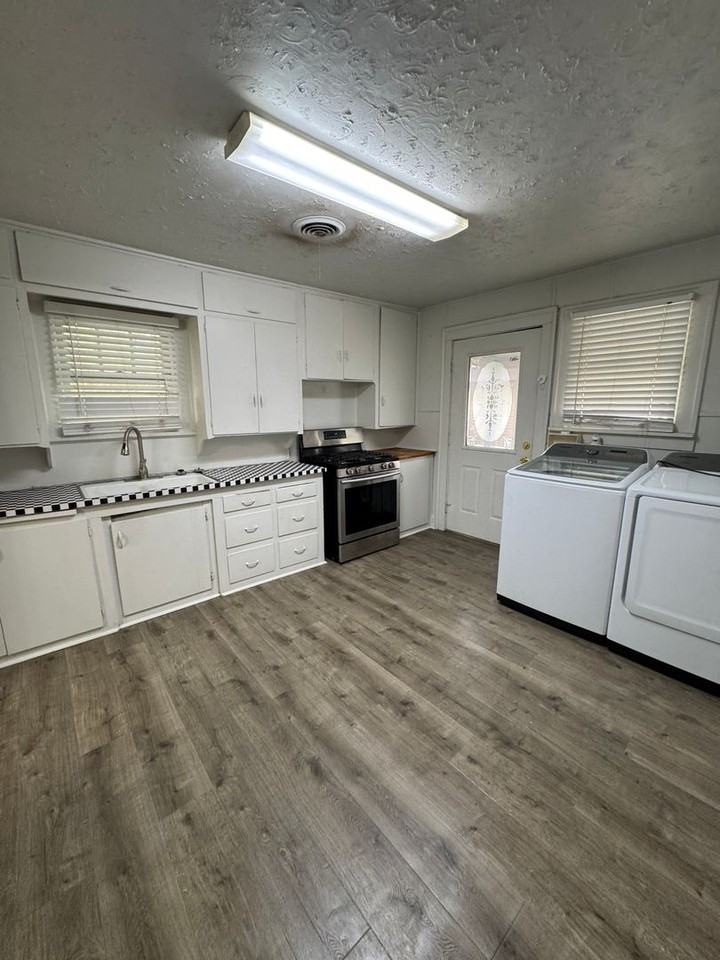 1401 S Ong St - Photo 5 of 14