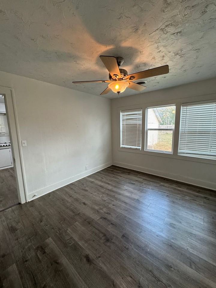 1401 S Ong St - Photo 6 of 14
