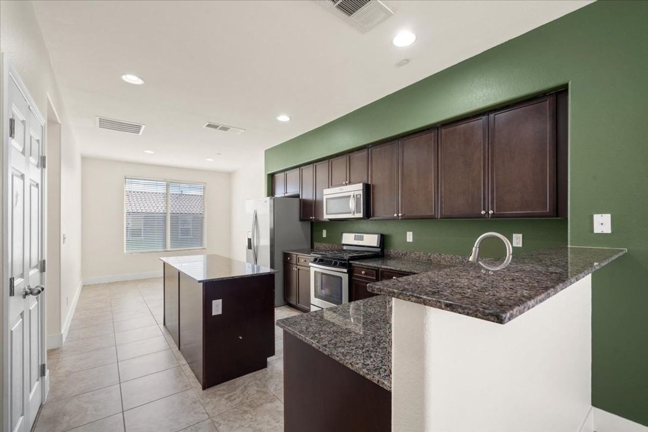 4563 Townwall St - Photo 6 of 22