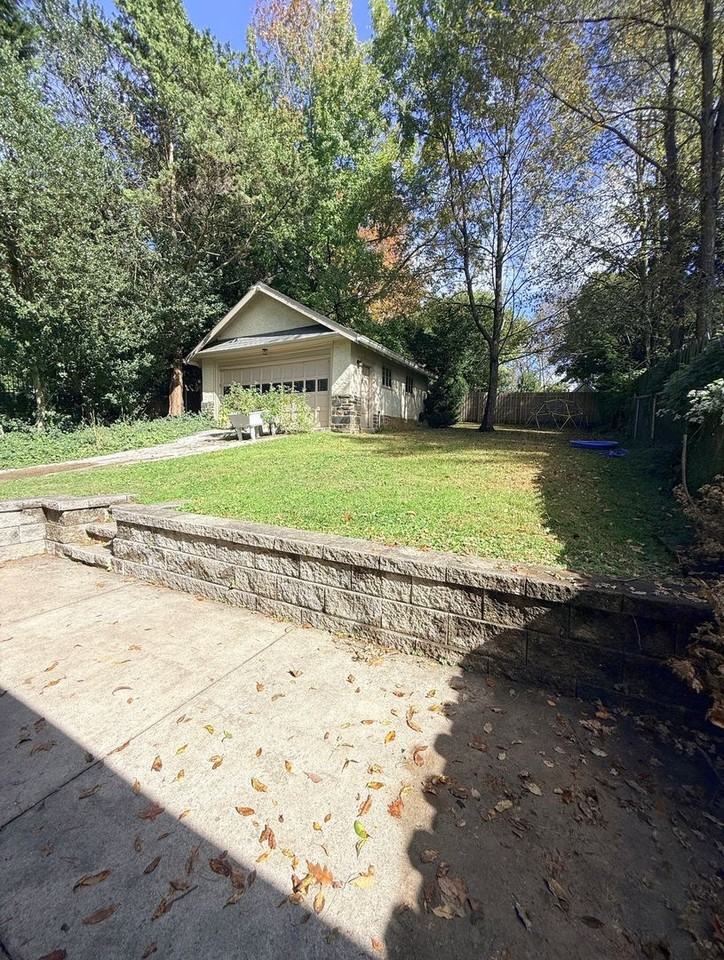 345 Trevor Ln - Photo 6 of 31