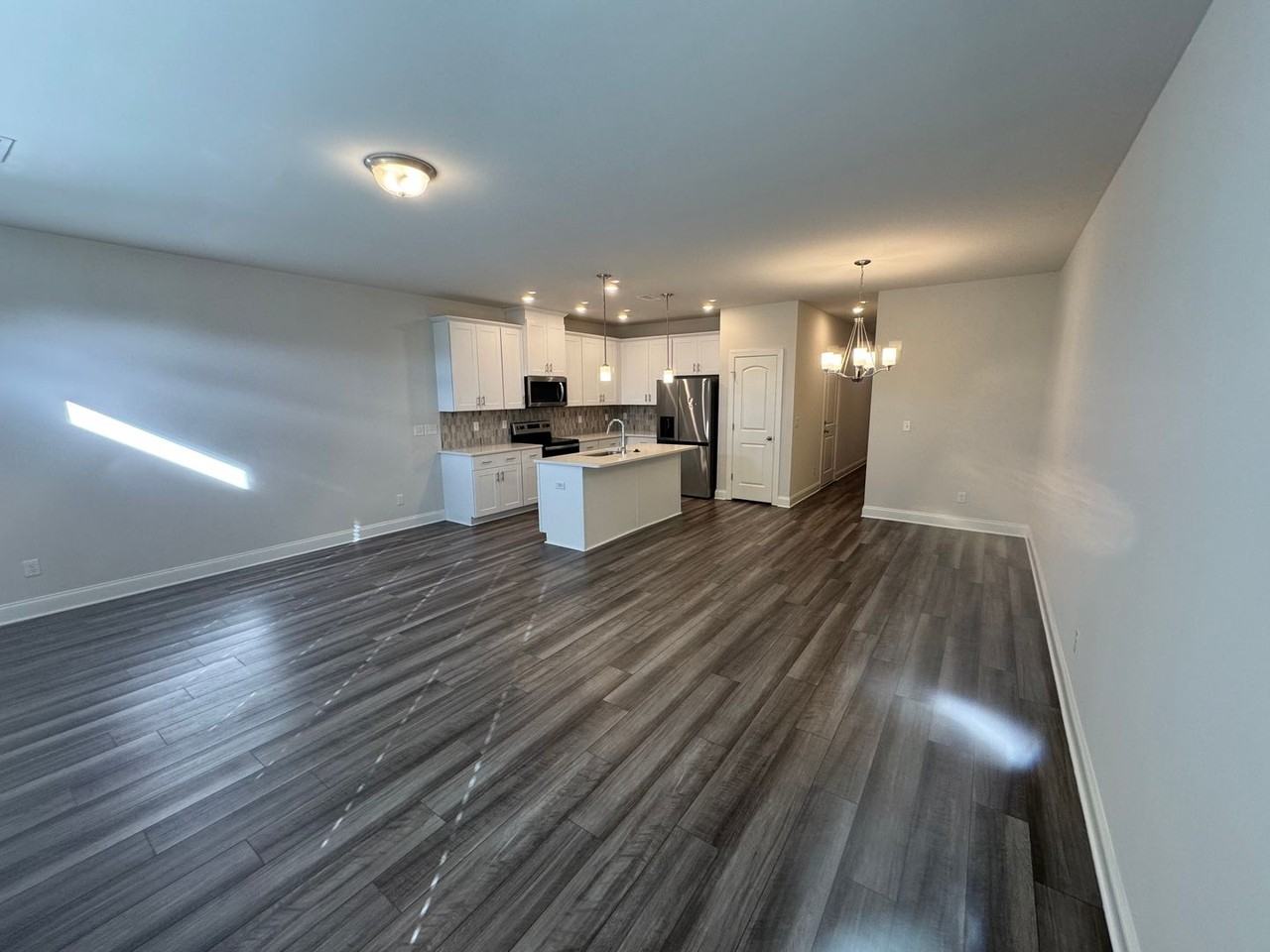 271 Netherlands Blvd - Photo 3 of 14