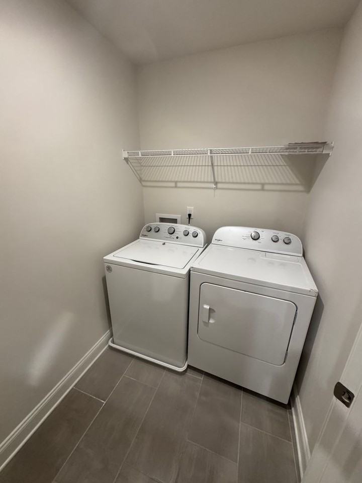 271 Netherlands Blvd - Photo 6 of 14