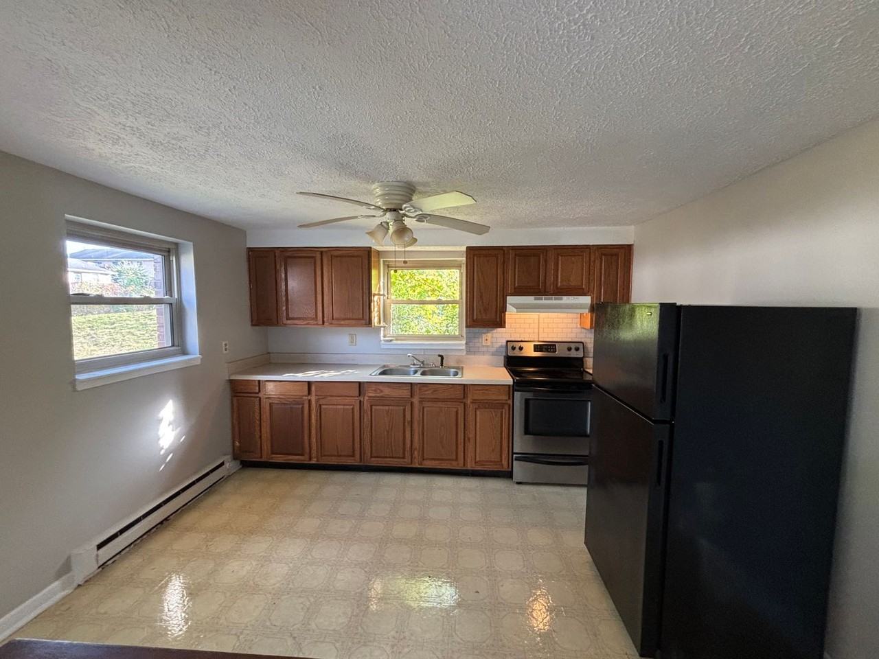 1333 Cora Ln - Photo 5 of 10