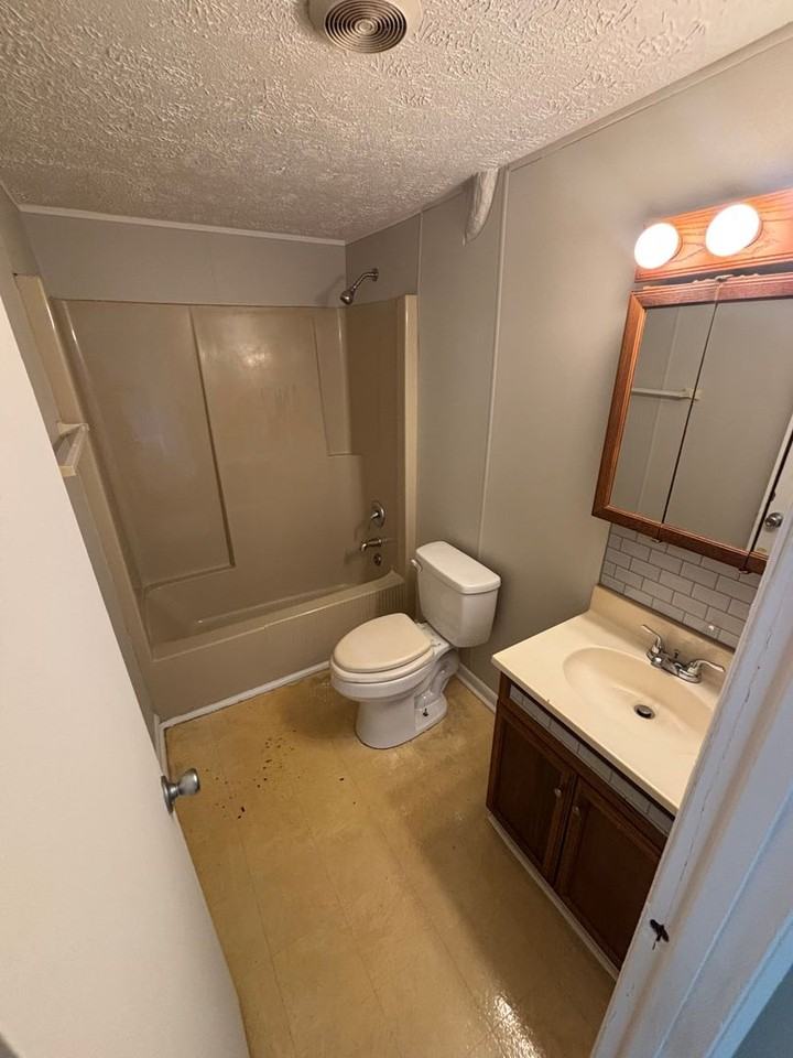 1333 Cora Ln - Photo 7 of 10