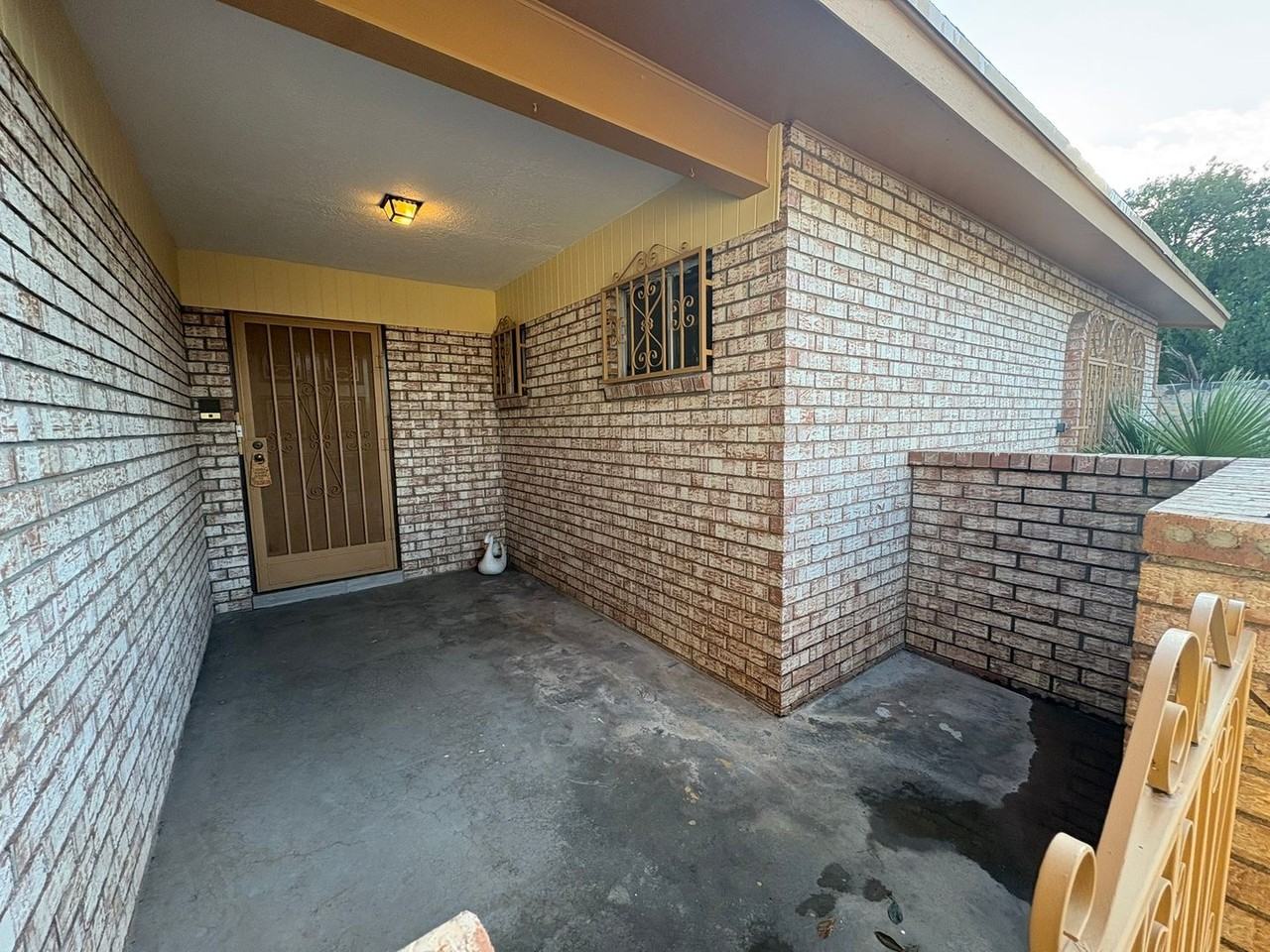 304 La Sombra Way - Photo 3 of 38