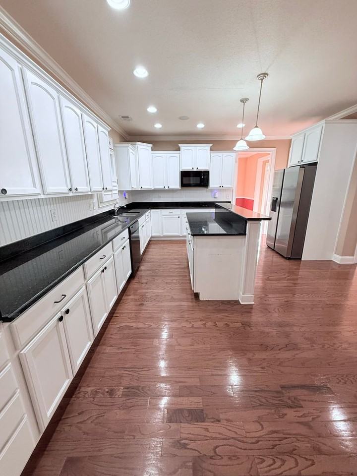24 Courtyard Ln - Photo 6 of 19