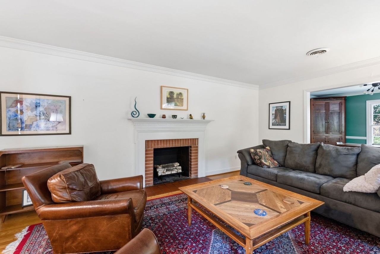 1806 Aisquith Rd - Photo 3 of 19