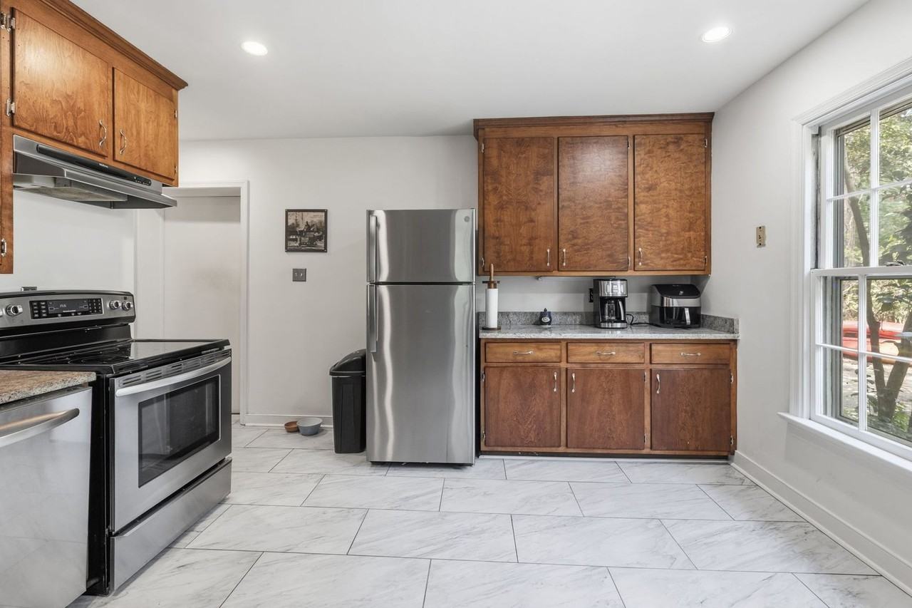 1806 Aisquith Rd - Photo 5 of 19