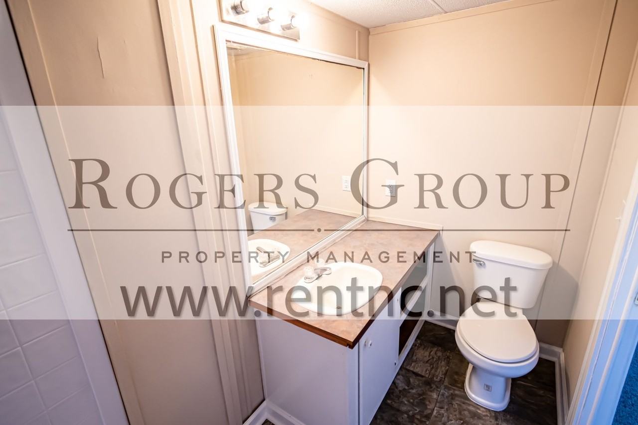 130 Woodway Dr - Photo 4 of 9
